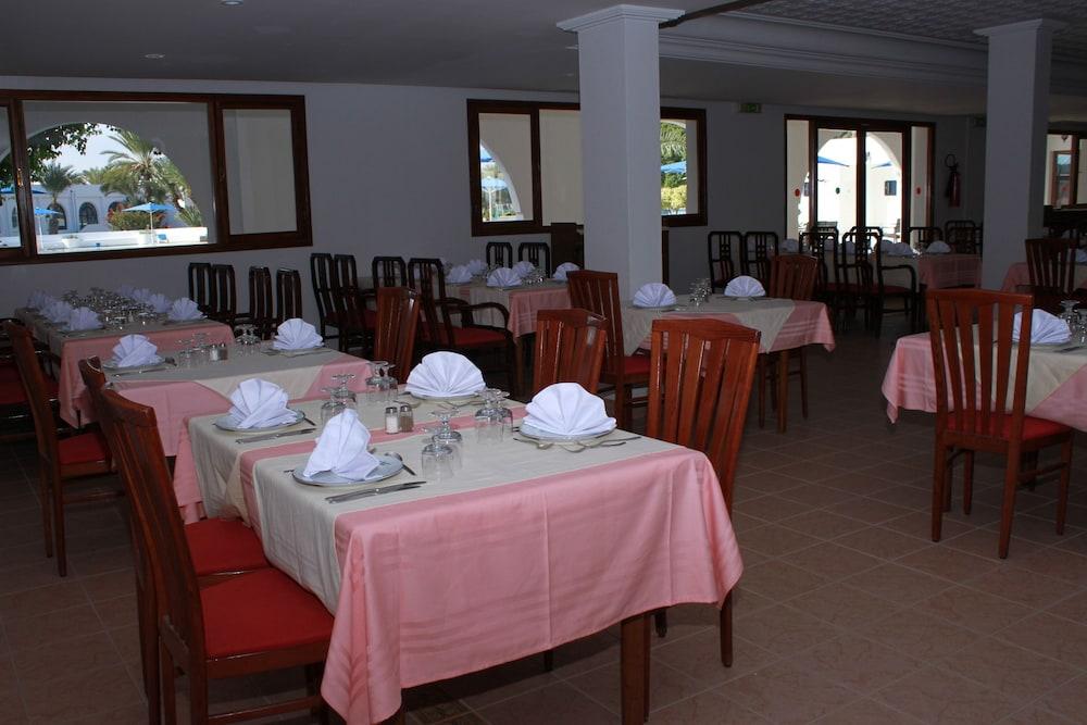 Le Grand Hotels Des Thermes Mezraia Zewnętrze zdjęcie